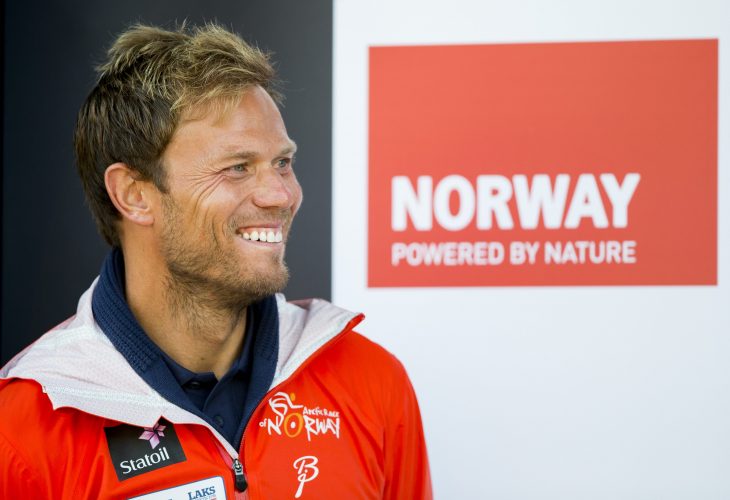 Thor Hushovd, ambassadør for Arctic Race of Norway, pÂ premieseremonien etter andre etappe i sykkelrittet Arctic Race of Norway fredag.