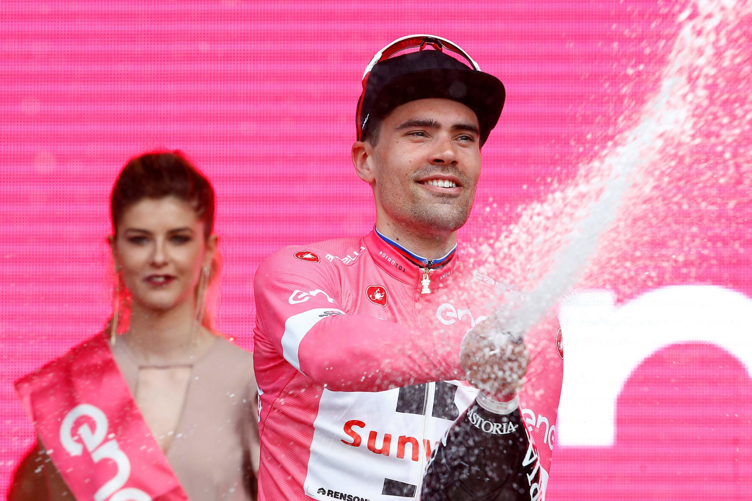 Dumoulin vant Giro-åpningen, mørbanket Froome tapte mye