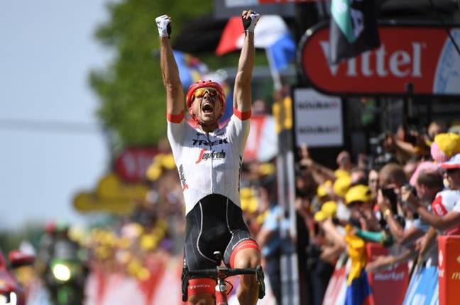 Degenkolb sikret seieren etter dramatisk Tour de France-etappe