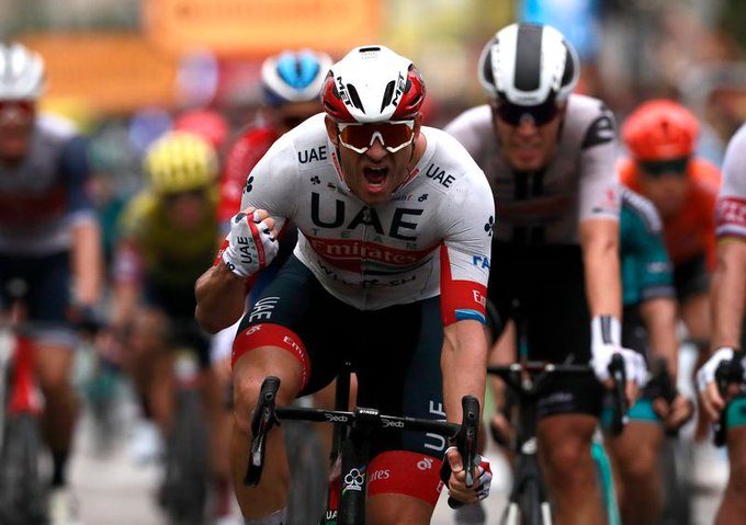 Alexander Kristoff vant dramatisk åpningsetappe i Tour de France